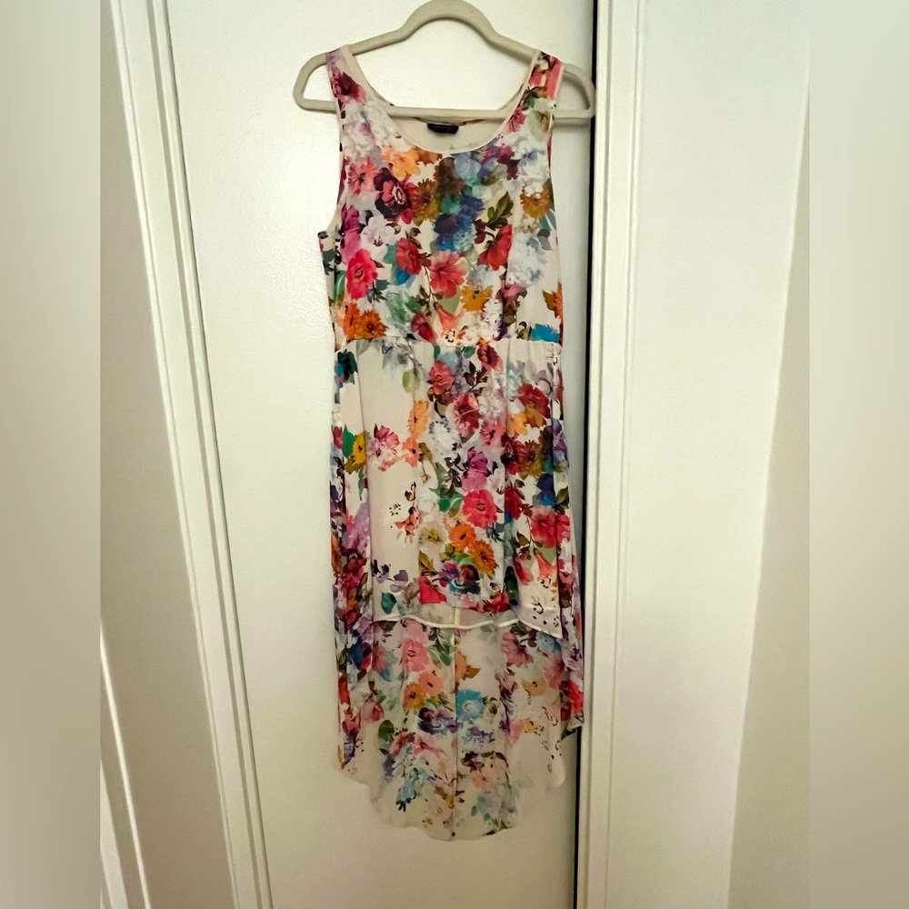 Barely worn high low floral topshop dress. So cute for summer!